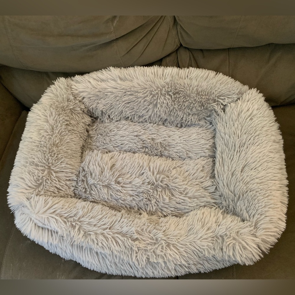Plush Gray Chubby Cuddler PET BED with raised sides 22x27x7